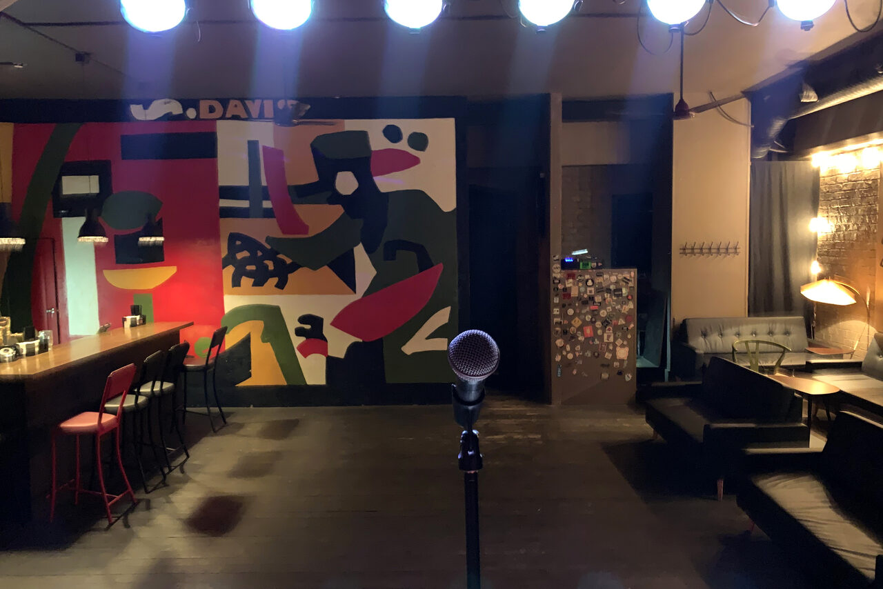 Арендовать Лофт-бар со сценой