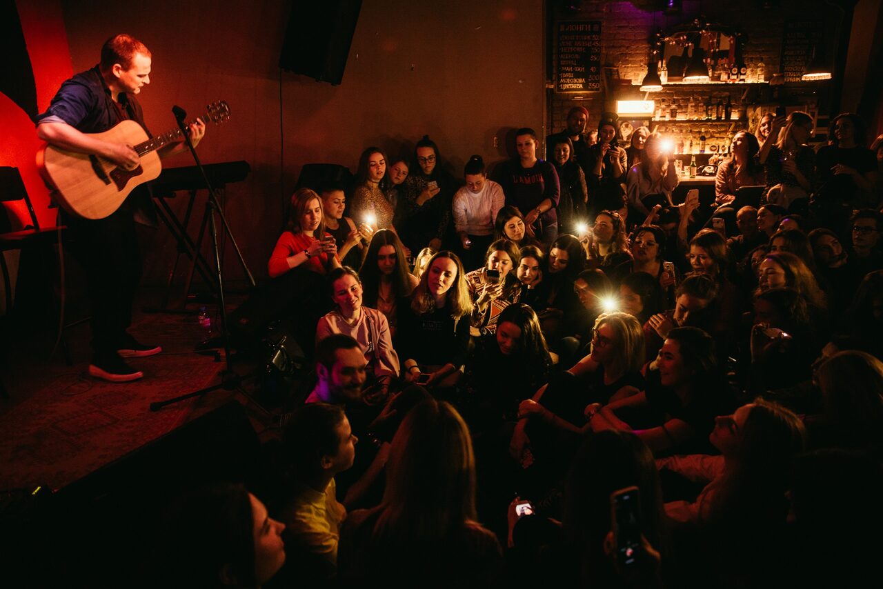 Арендовать Лофт-бар со сценой