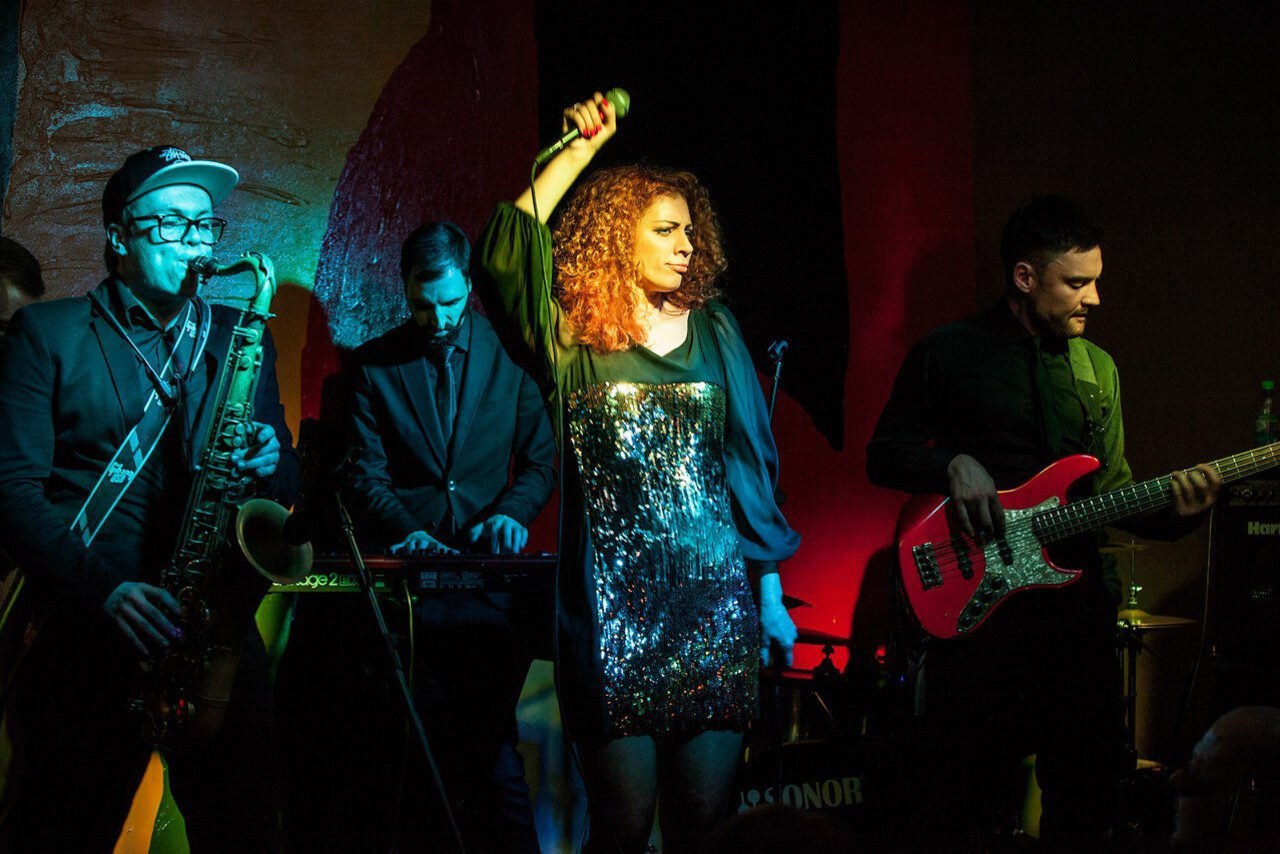 Арендовать Лофт-бар со сценой