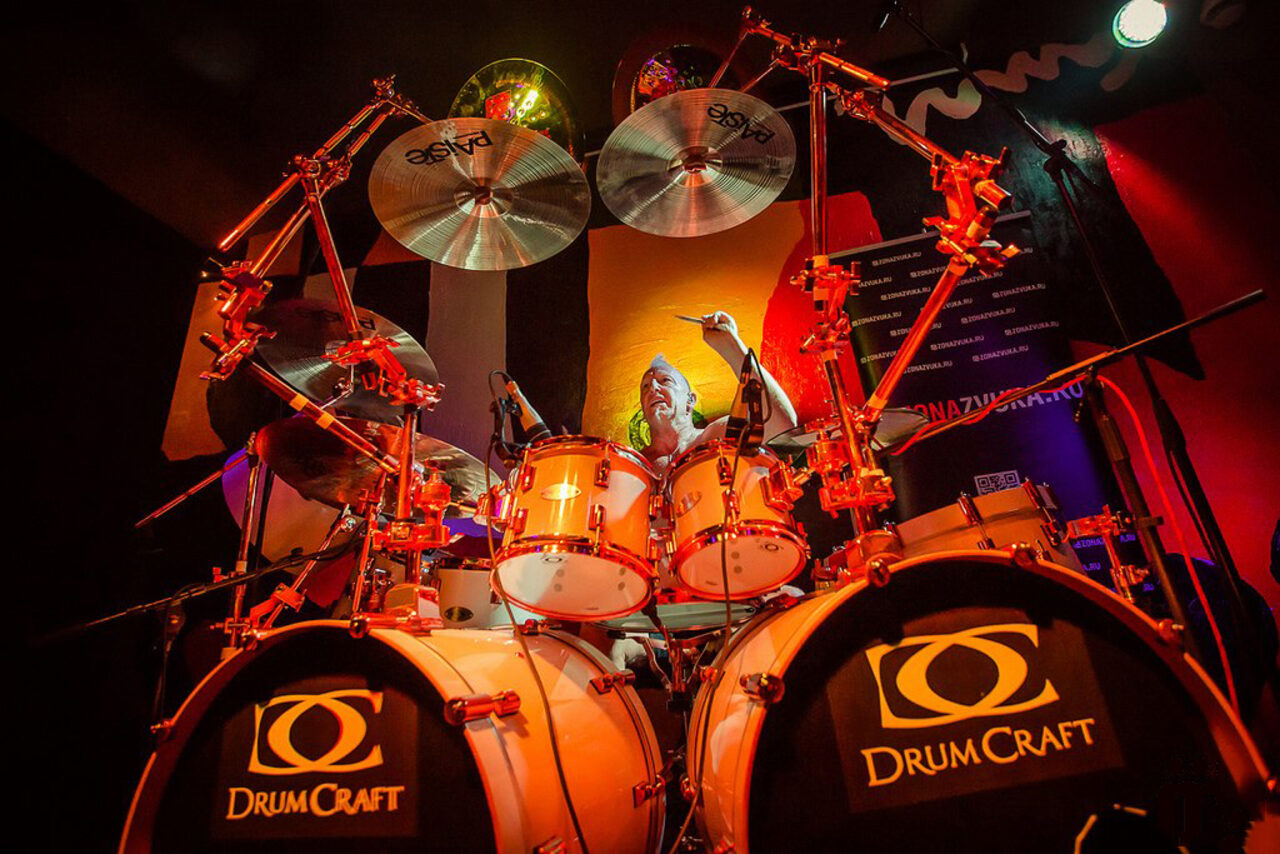 Арендовать Лофт-бар со сценой