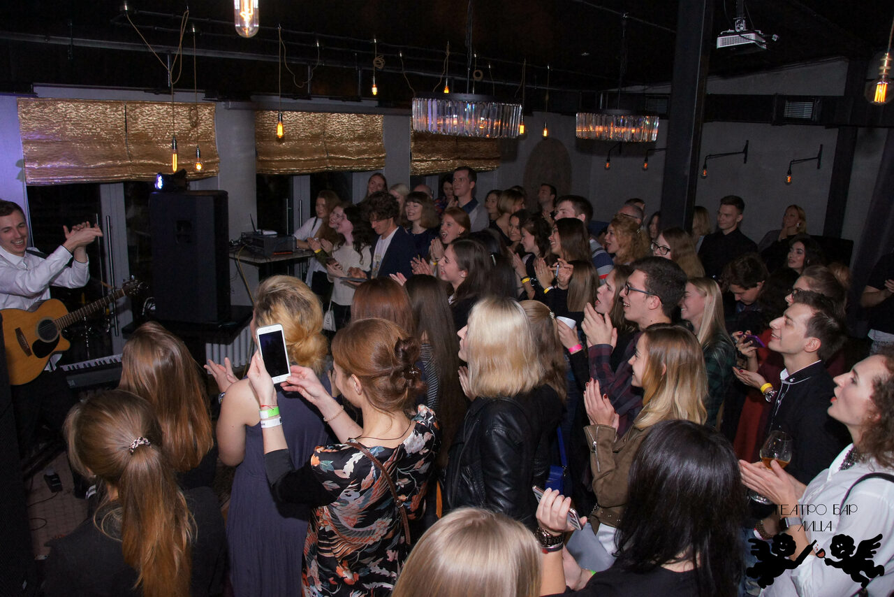 Арендовать Интерьерный лофт со сценой 