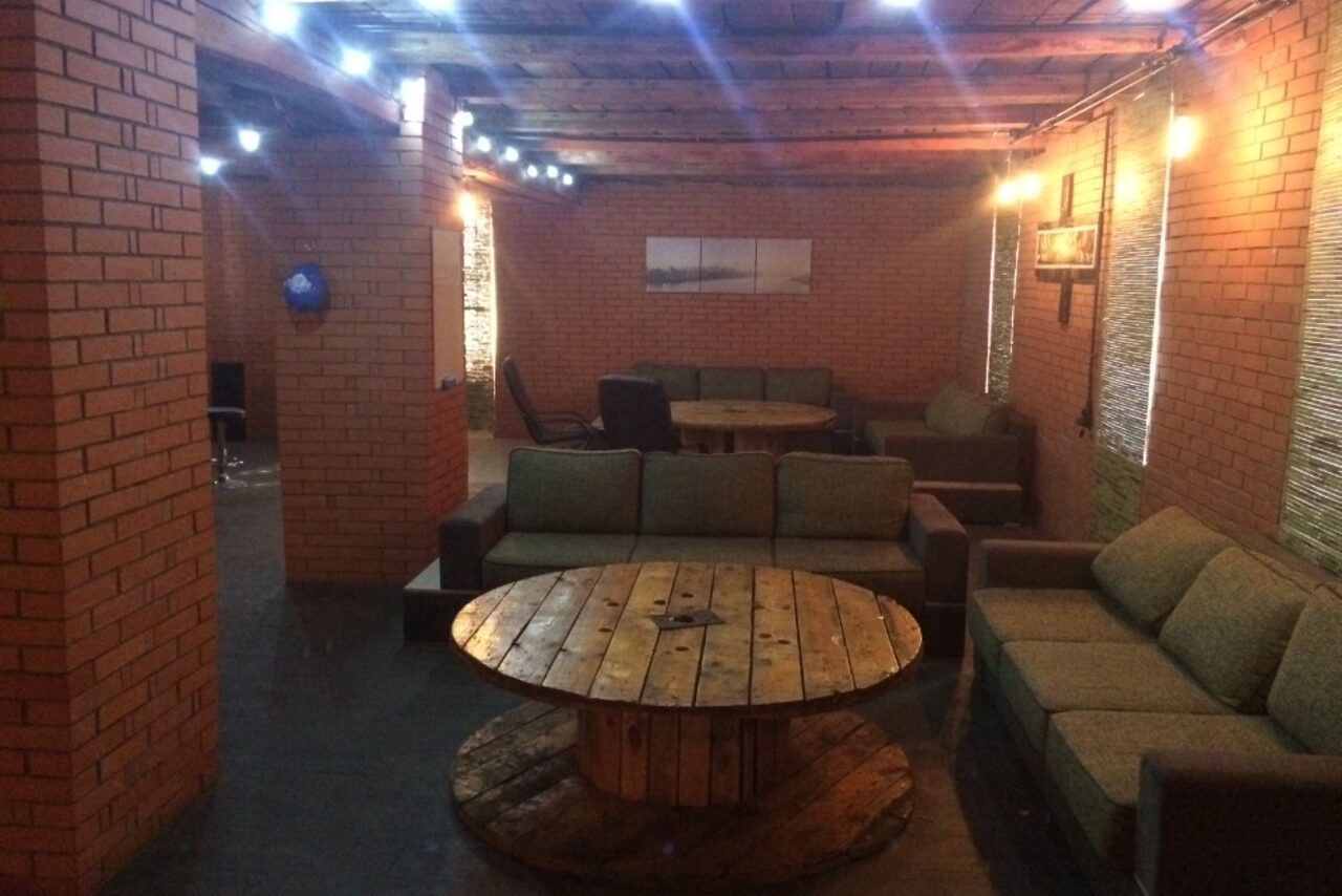 Арендовать Лофт с баром 