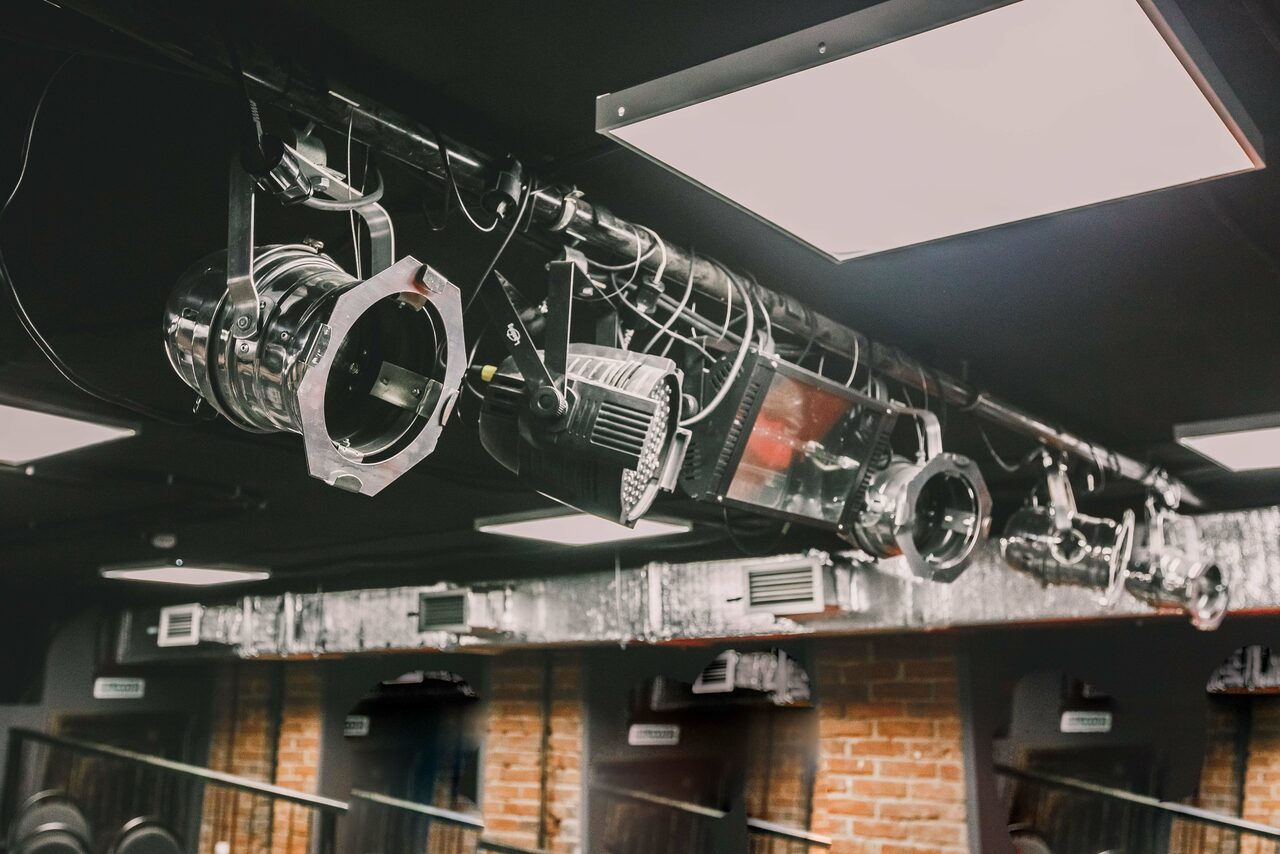 Арендовать КОМПАС ЦЕНТР. Театральный лофт