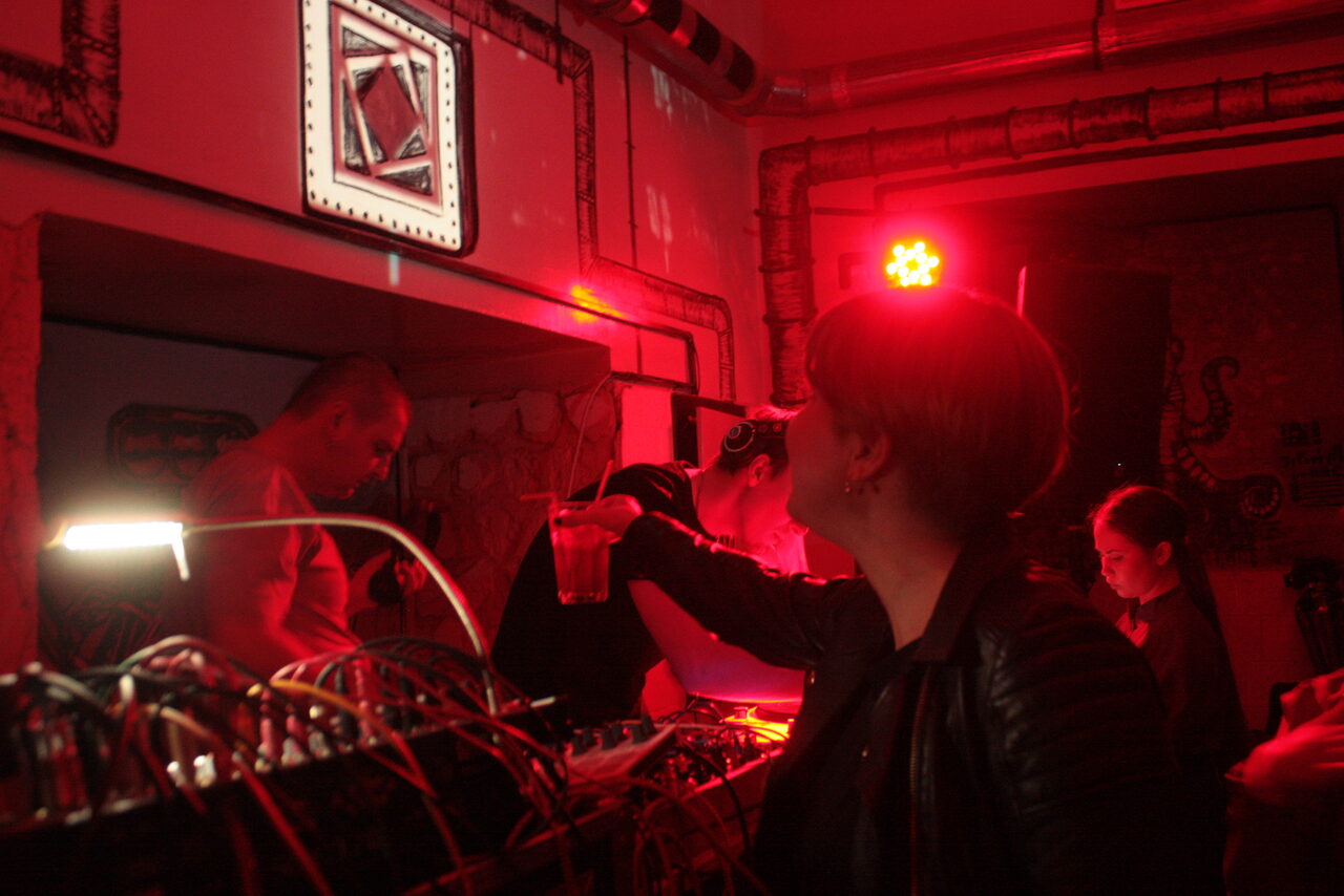 Арендовать Арт-площадка "ЛИФТ-БАР"