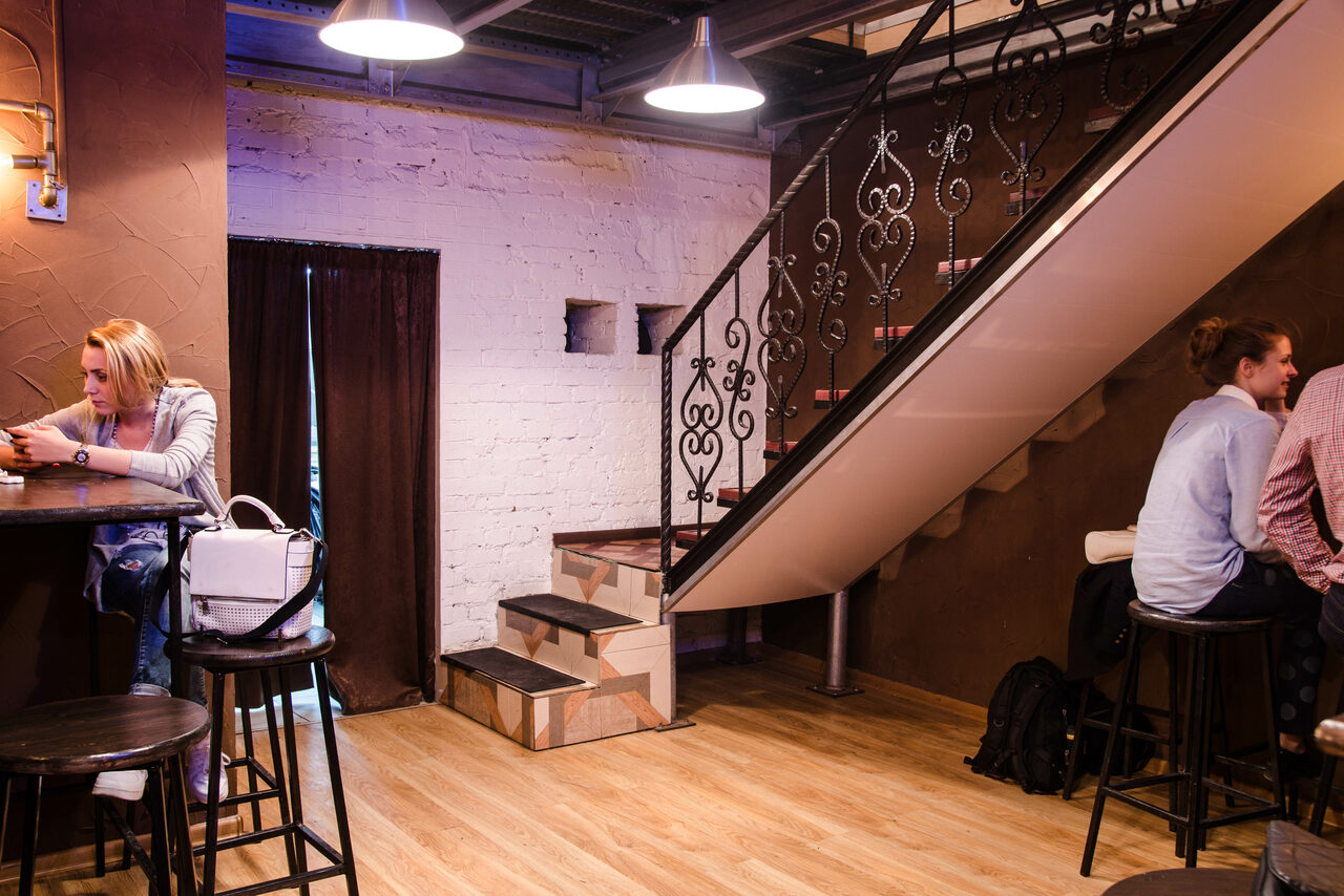 Арендовать Второй этаж бара 