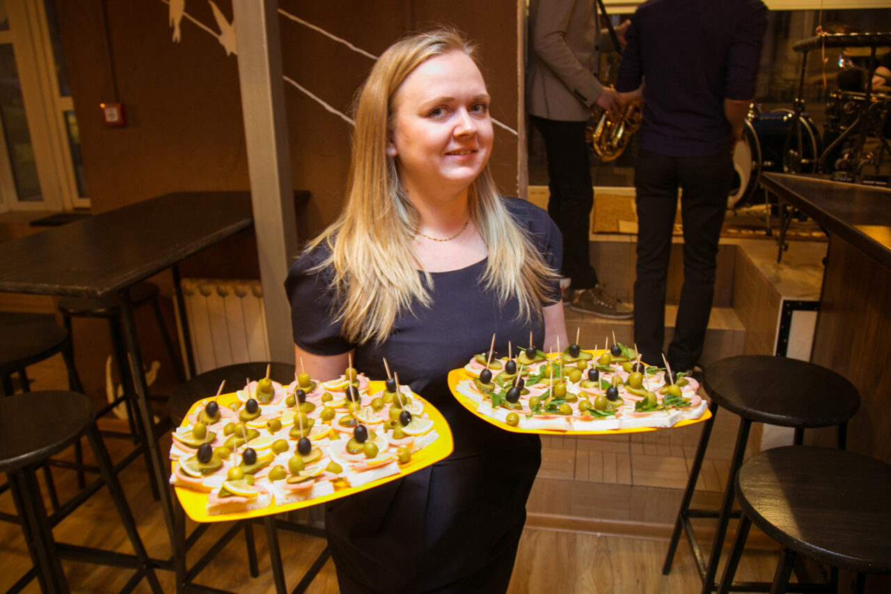 Арендовать Второй этаж бара 