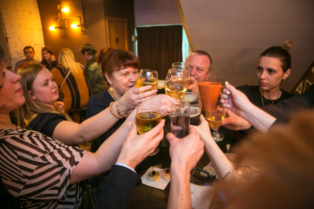 Арендовать Второй этаж бара 