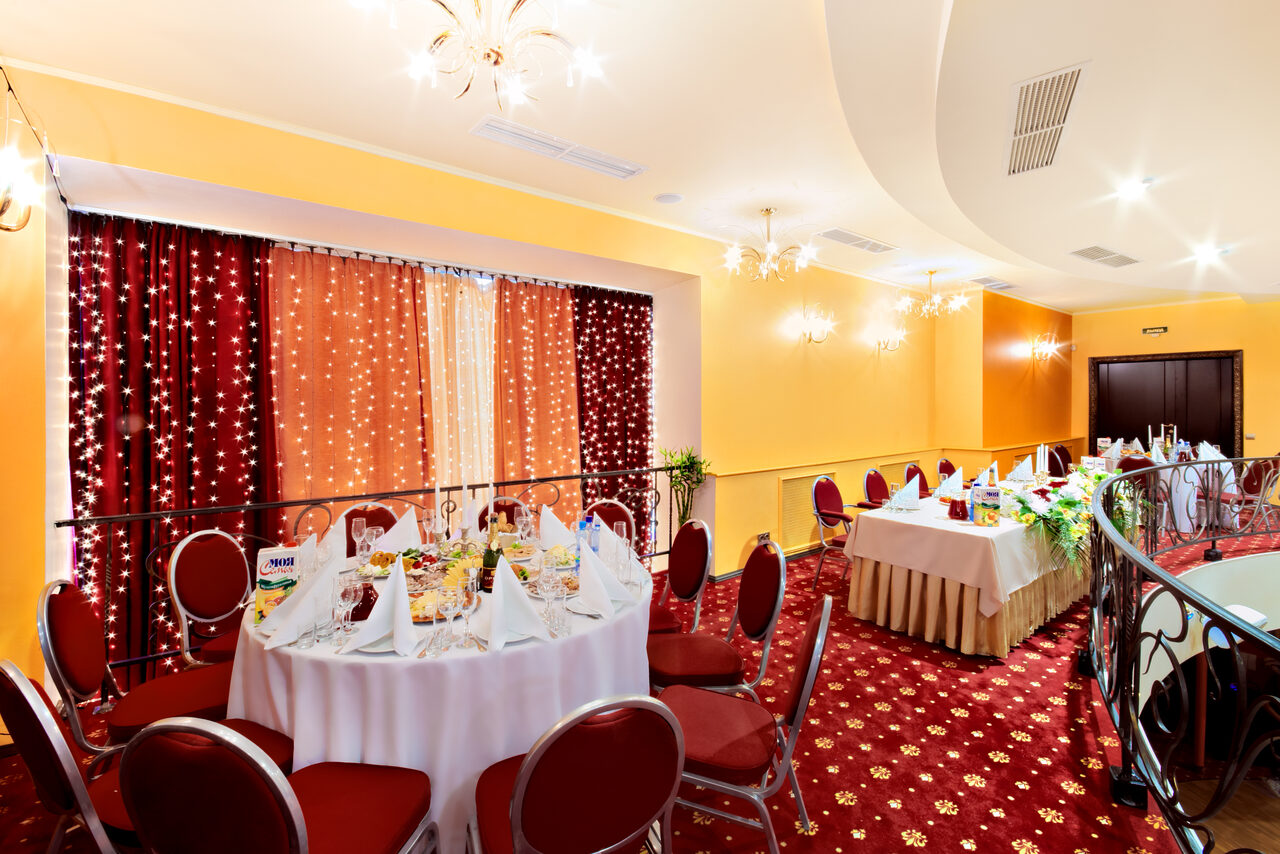 Арендовать Двухуровневый банкетный зал 