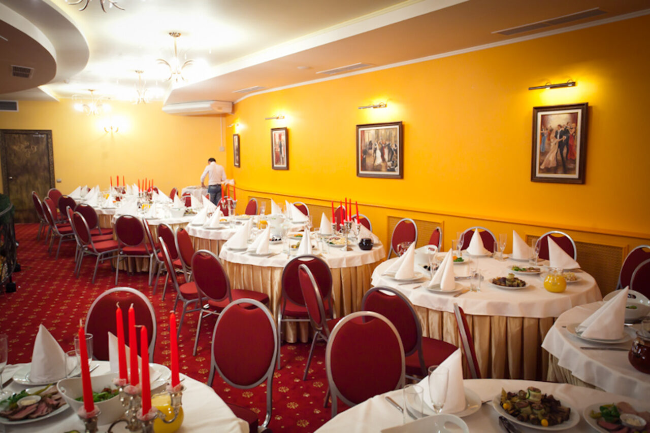 Арендовать Двухуровневый банкетный зал 