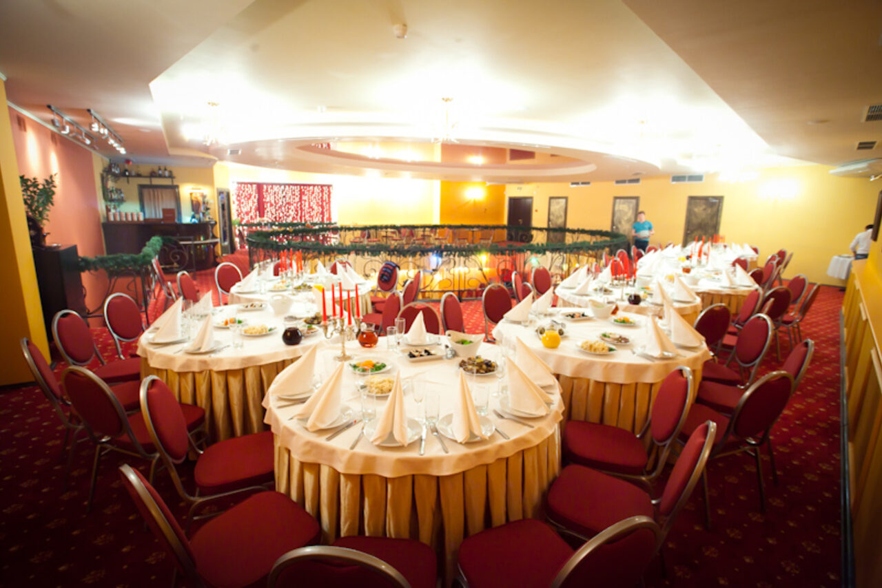 Арендовать Двухуровневый банкетный зал 