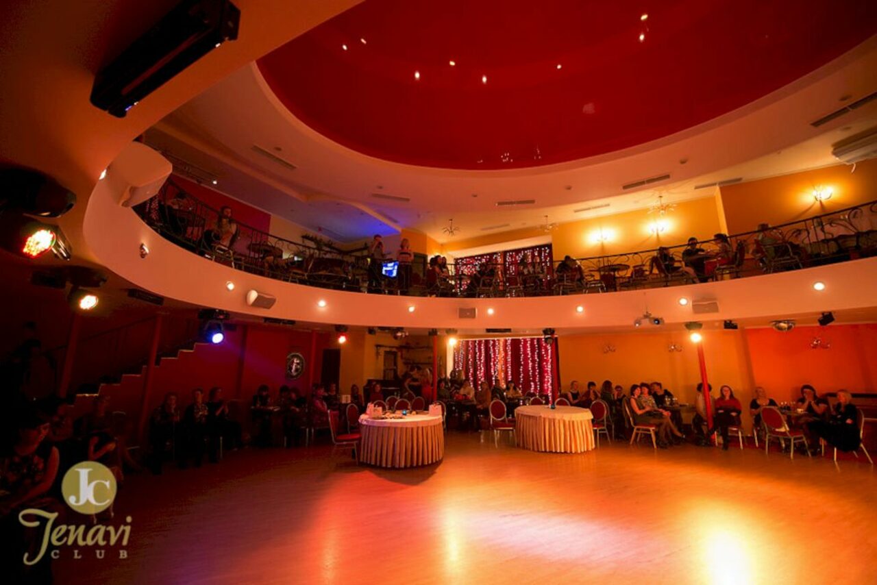 Арендовать Двухуровневый банкетный зал 