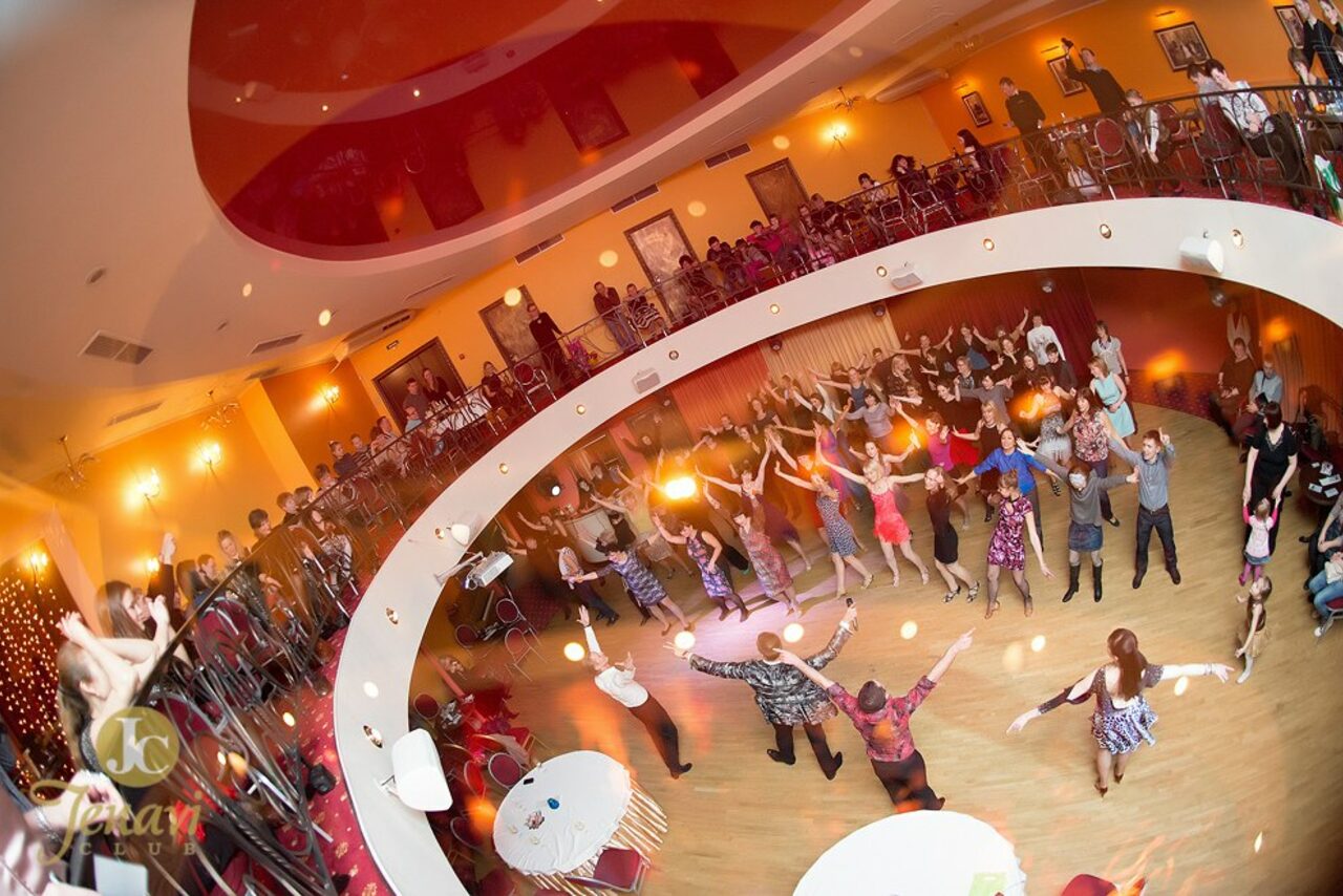 Арендовать Двухуровневый банкетный зал 