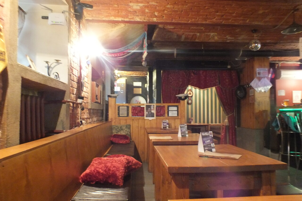 Арендовать Атмосферный бар