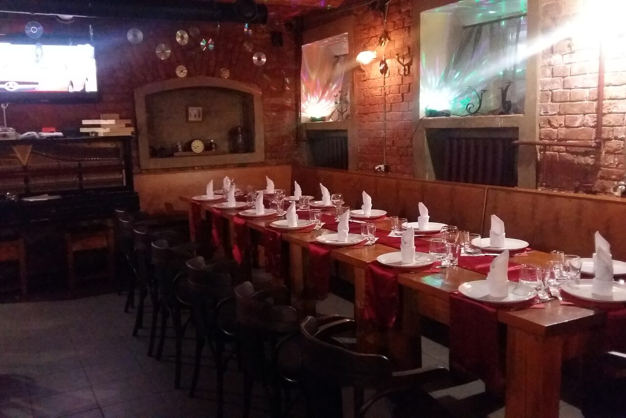 Арендовать Атмосферный бар