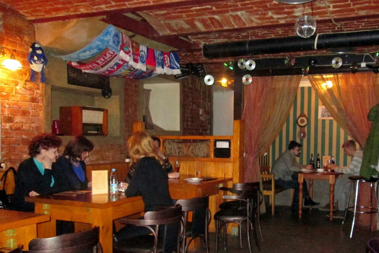 Арендовать Атмосферный бар