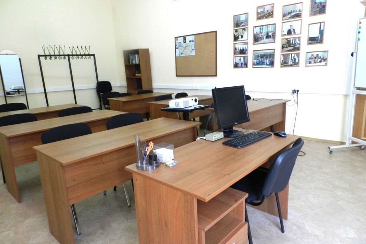 Арендовать Учебный класс с партами