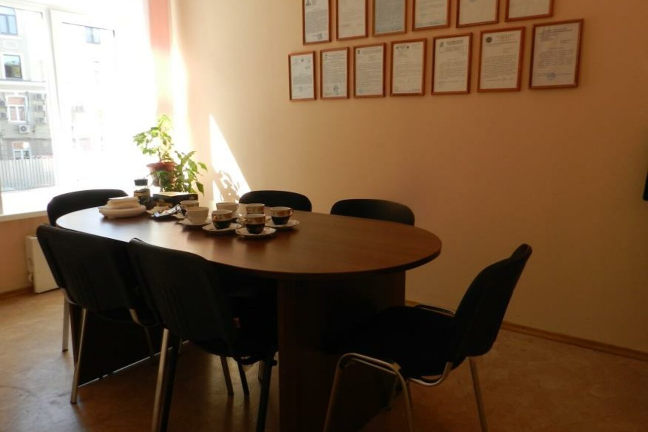 Арендовать Учебный класс с партами