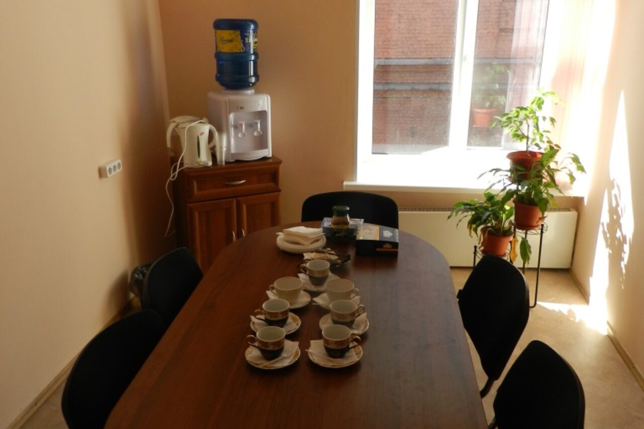 Арендовать Учебный класс с партами