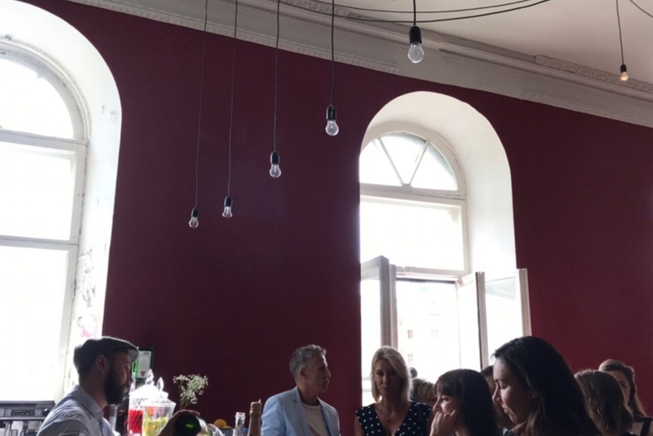 Арендовать Голицын Холл. Лофт с видом на Фонтанку 