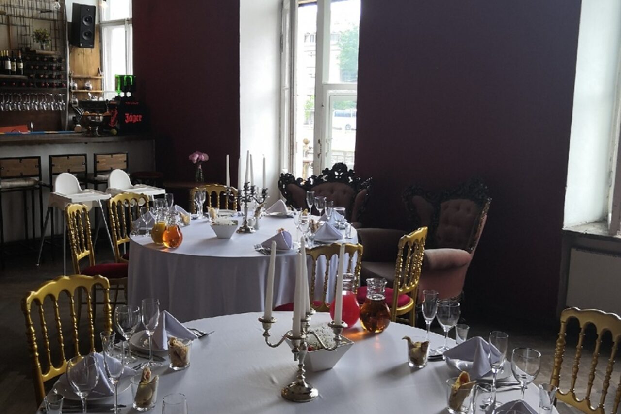 Арендовать Голицын Холл. Лофт с видом на Фонтанку 