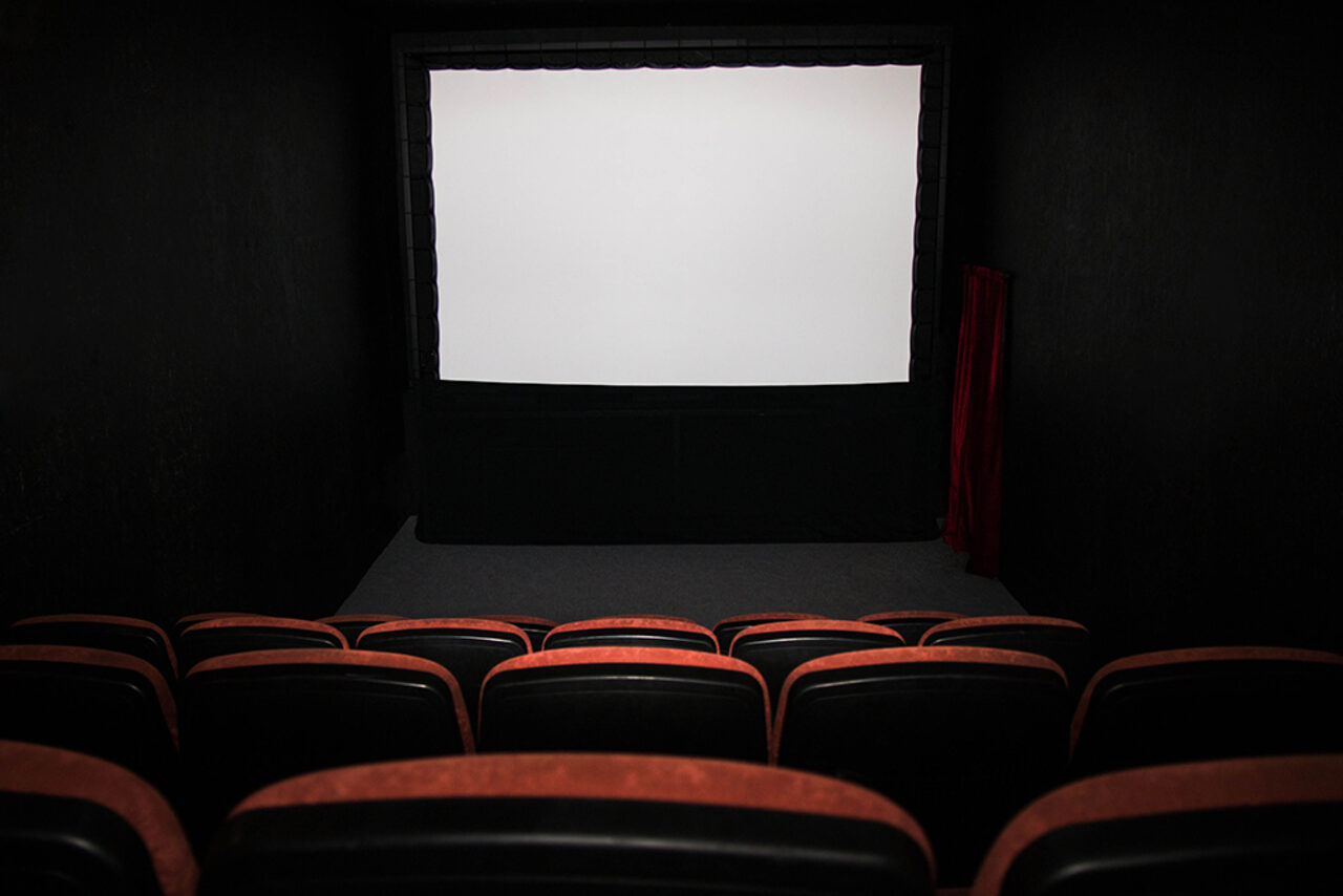 Арендовать Фотостудия WhitePlace Кинозал с оборудованием