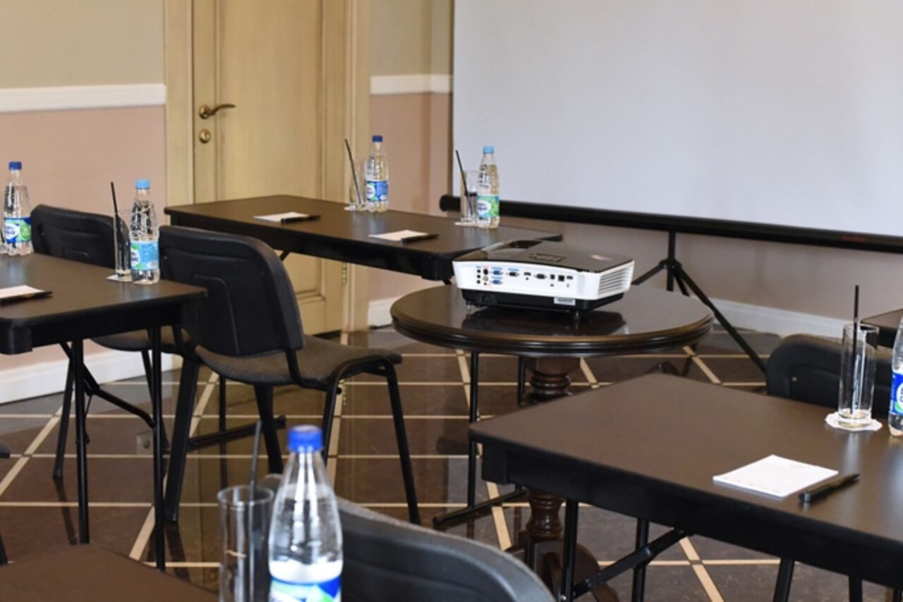 Арендовать City Hotel Group (Сити Хотел Груп). Конференц-зал бизнес-отеля