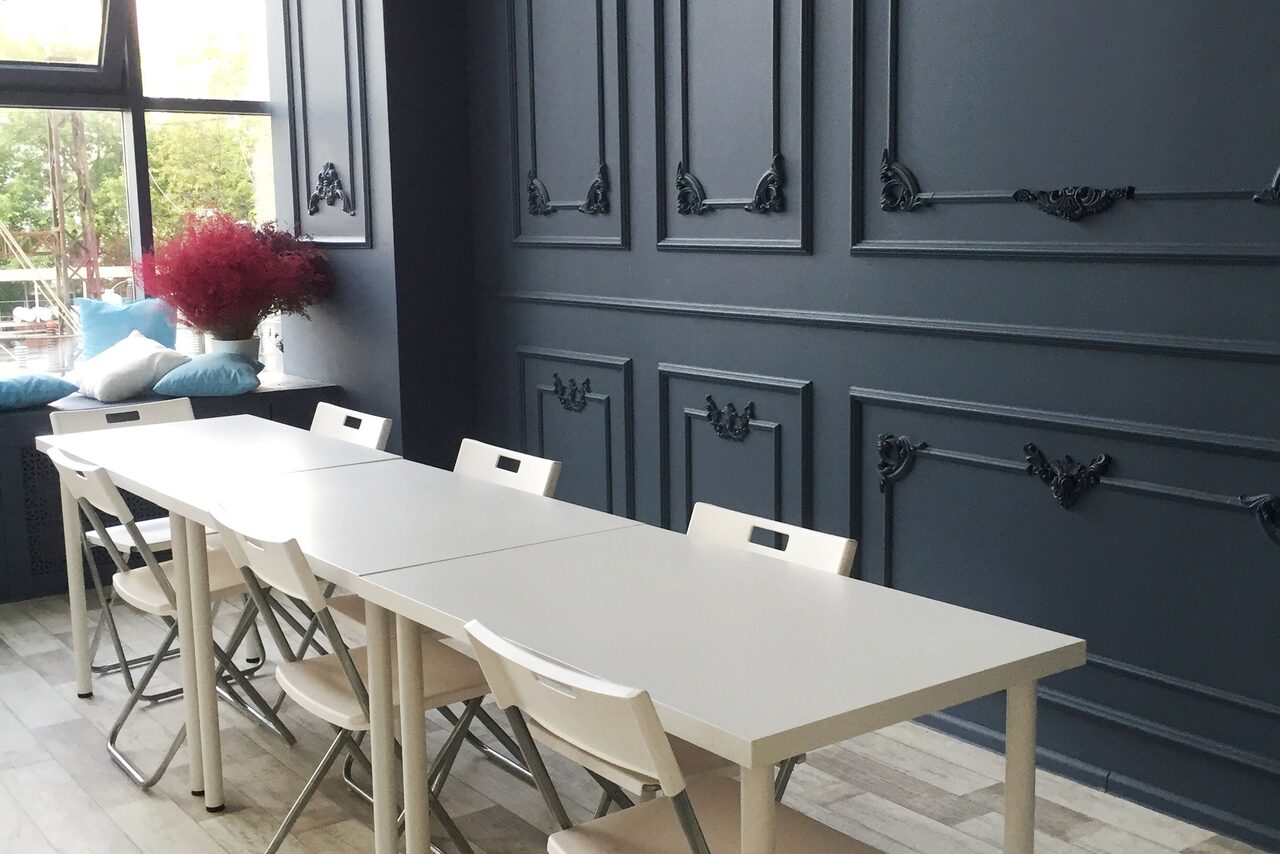 Арендовать Студия с панорамными окнами