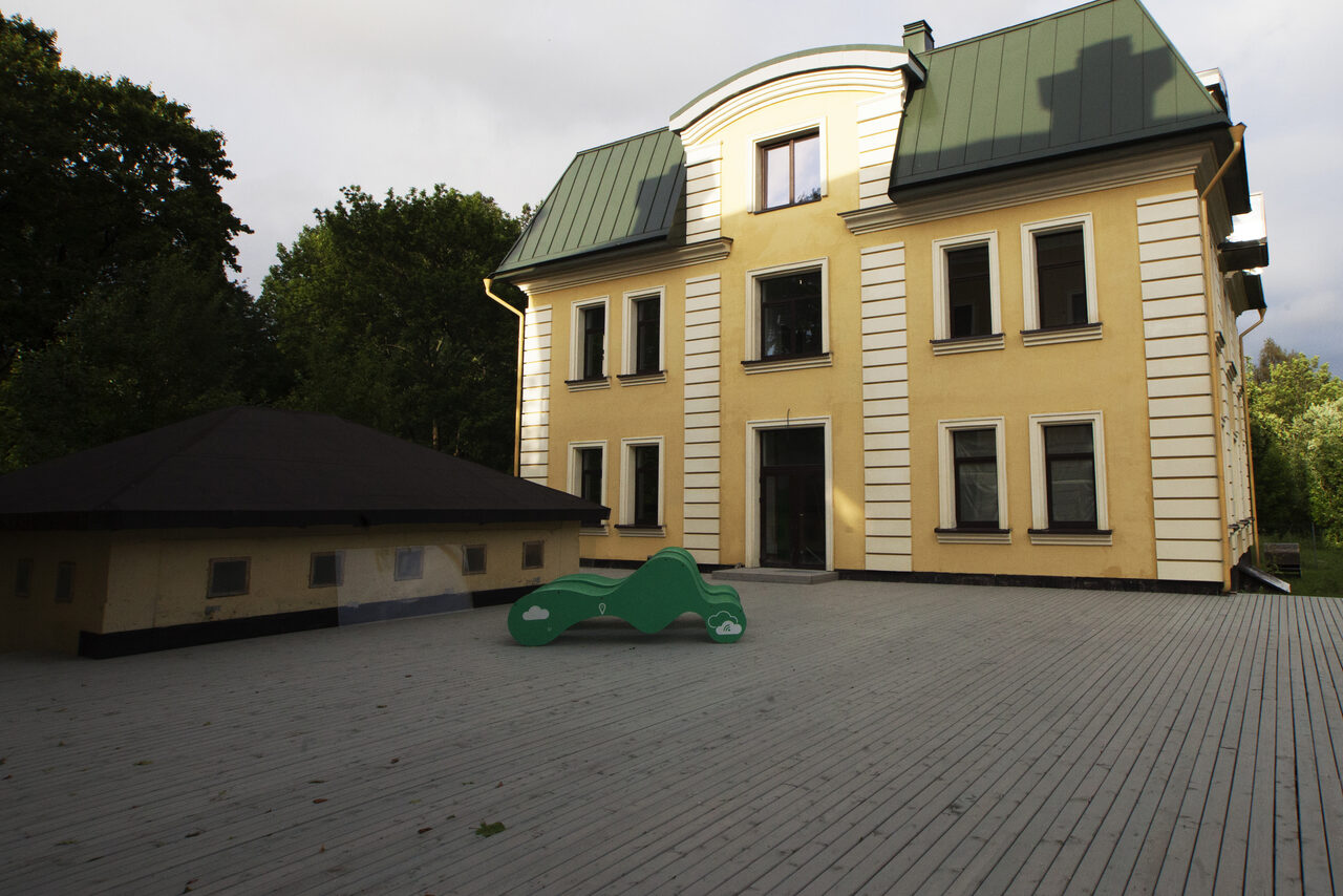 Арендовать Резиденция искусств и технологий Особняк с мансардой