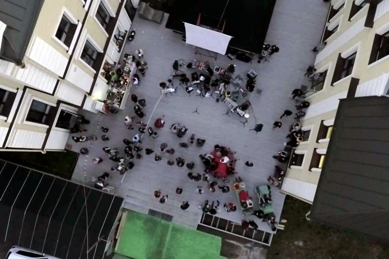 Арендовать Резиденция искусств и технологий Мансарда с балконом