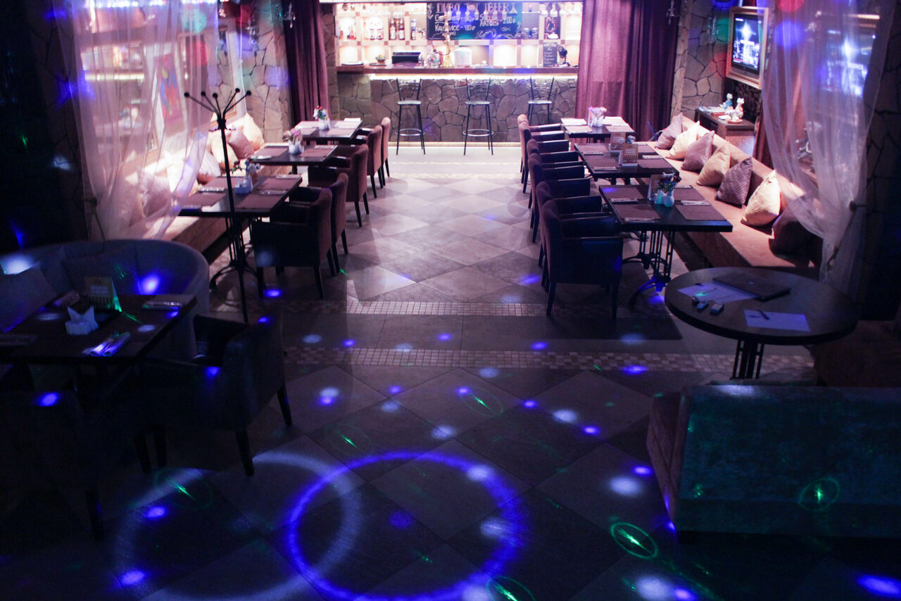 Арендовать Party Cafe. Лофт с танцполом