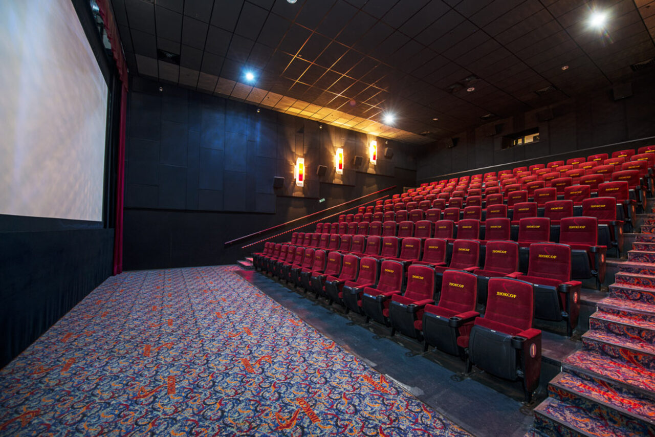 Арендовать Люксор Кинозал с оборудованием в Сергеевом-Посаде