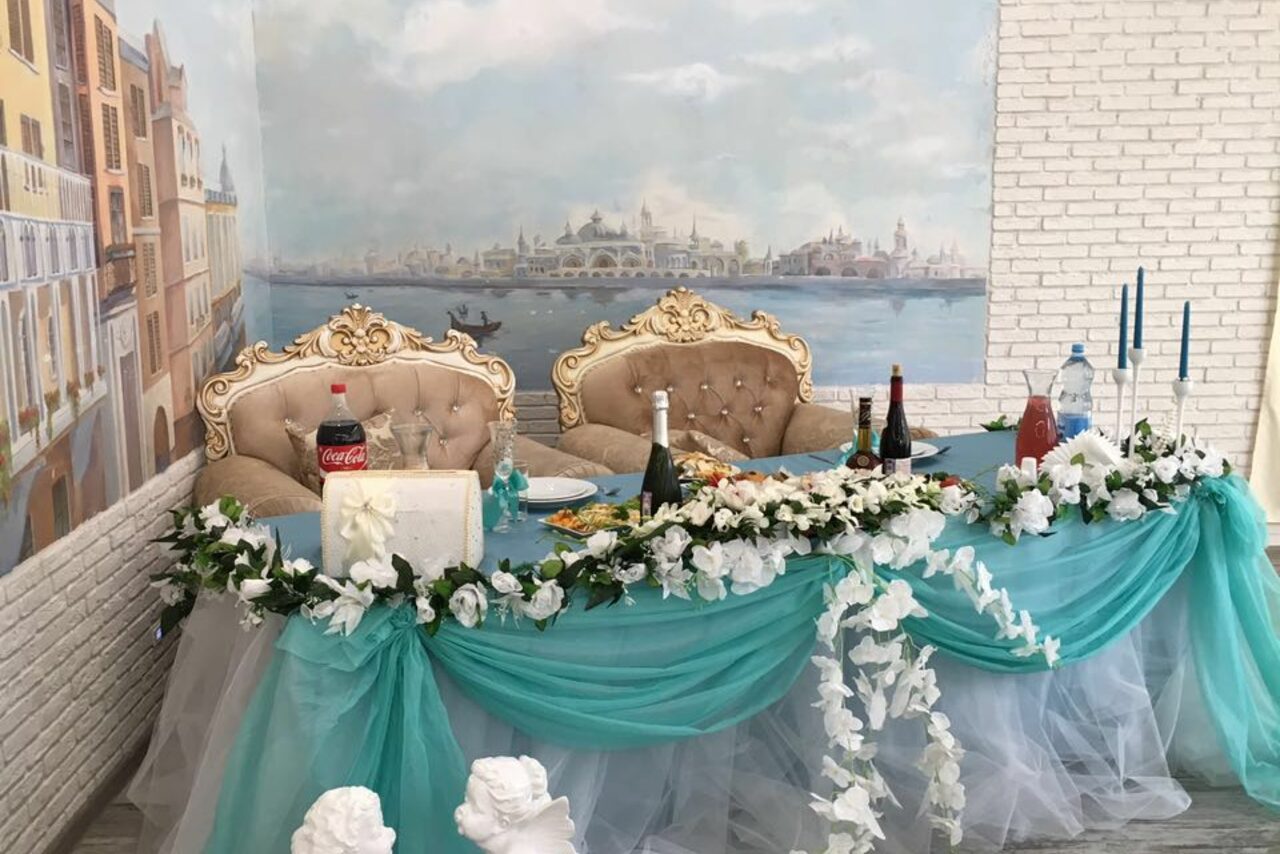 Арендовать Зал в светлом кирпиче 