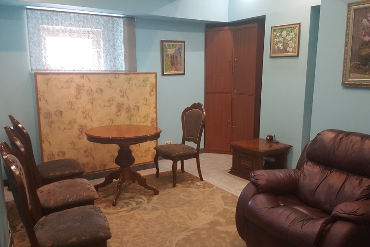 Арендовать Кабинет в классическом стиле