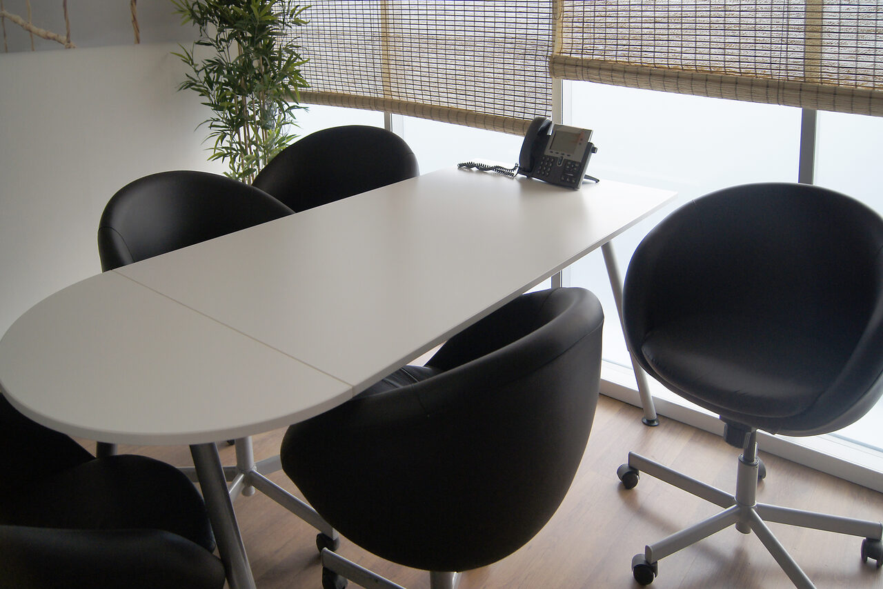 Арендовать Коворкинг ОАК Переговорная комната в Свиблово