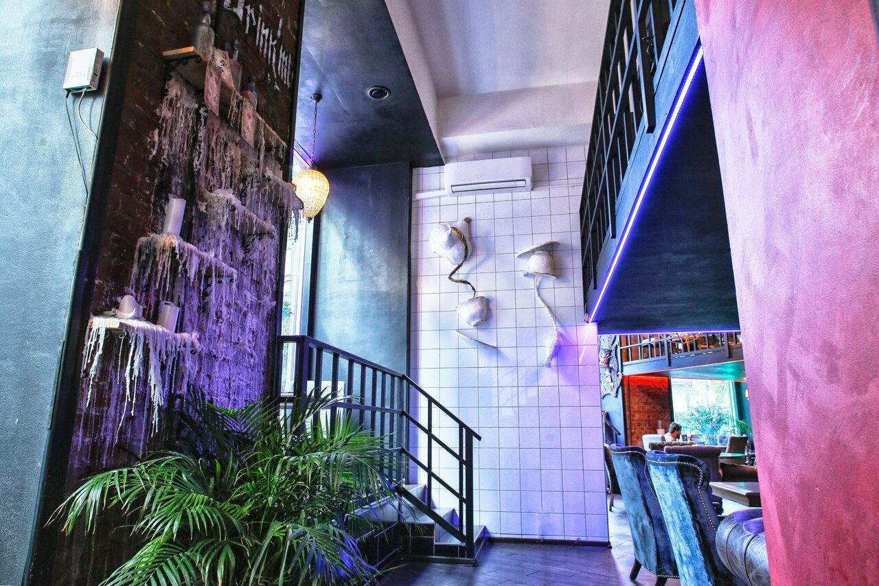 Арендовать Двухуровневое кальянное пространство