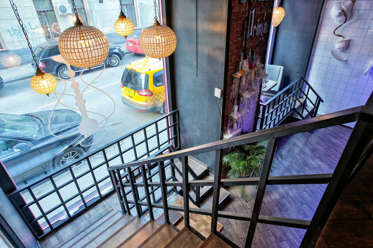 Арендовать Двухуровневое кальянное пространство