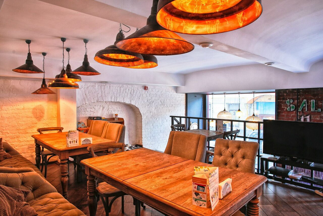 Арендовать Двухуровневое кальянное пространство