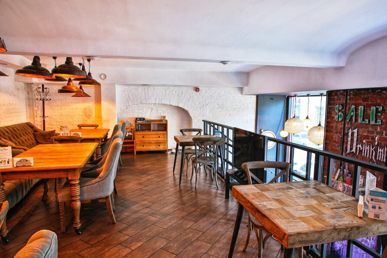 Арендовать Двухуровневое кальянное пространство