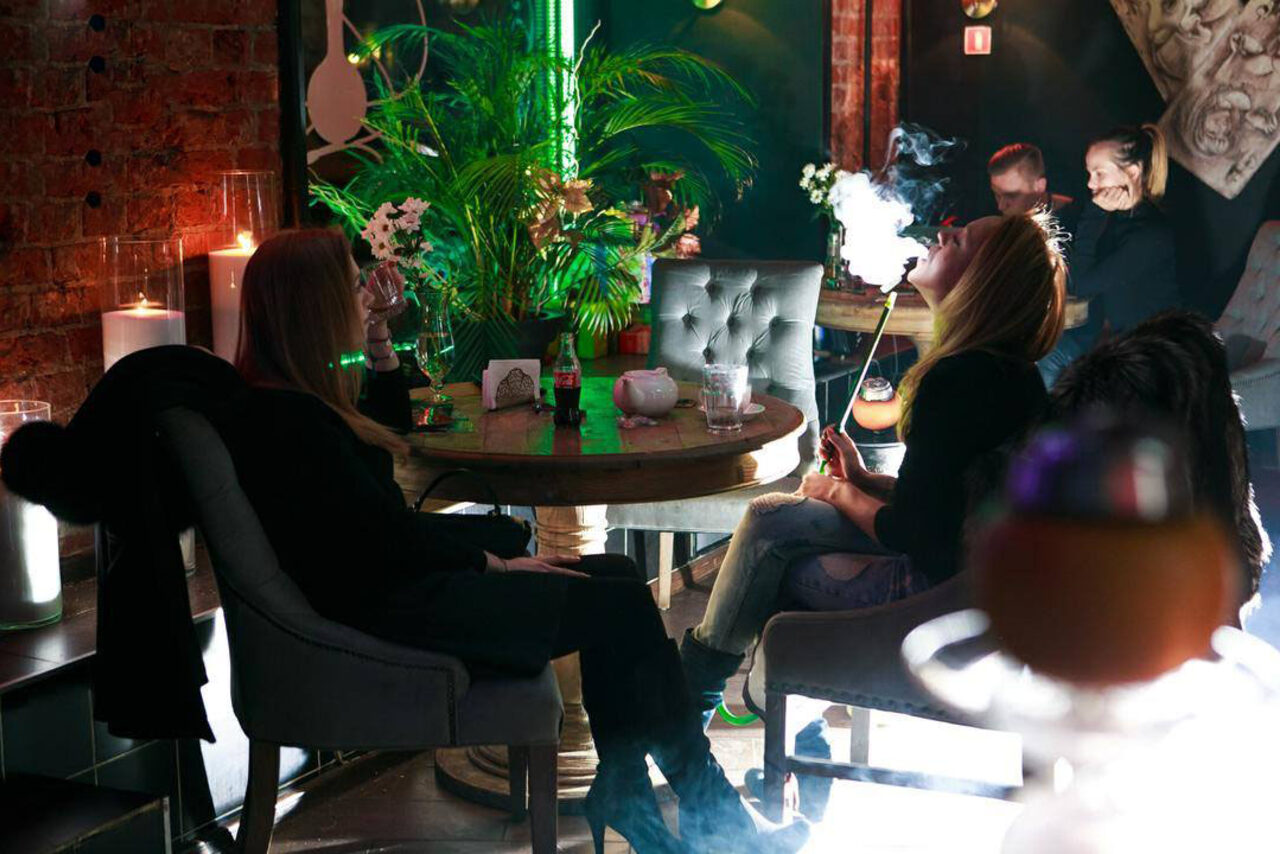 Арендовать Двухуровневое кальянное пространство