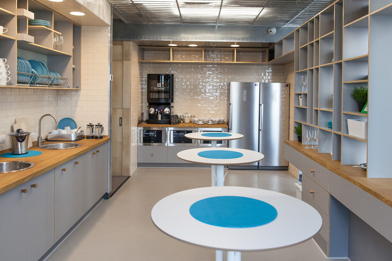 Арендовать Lightbox Loft Стеклянная переговорная в Куркино