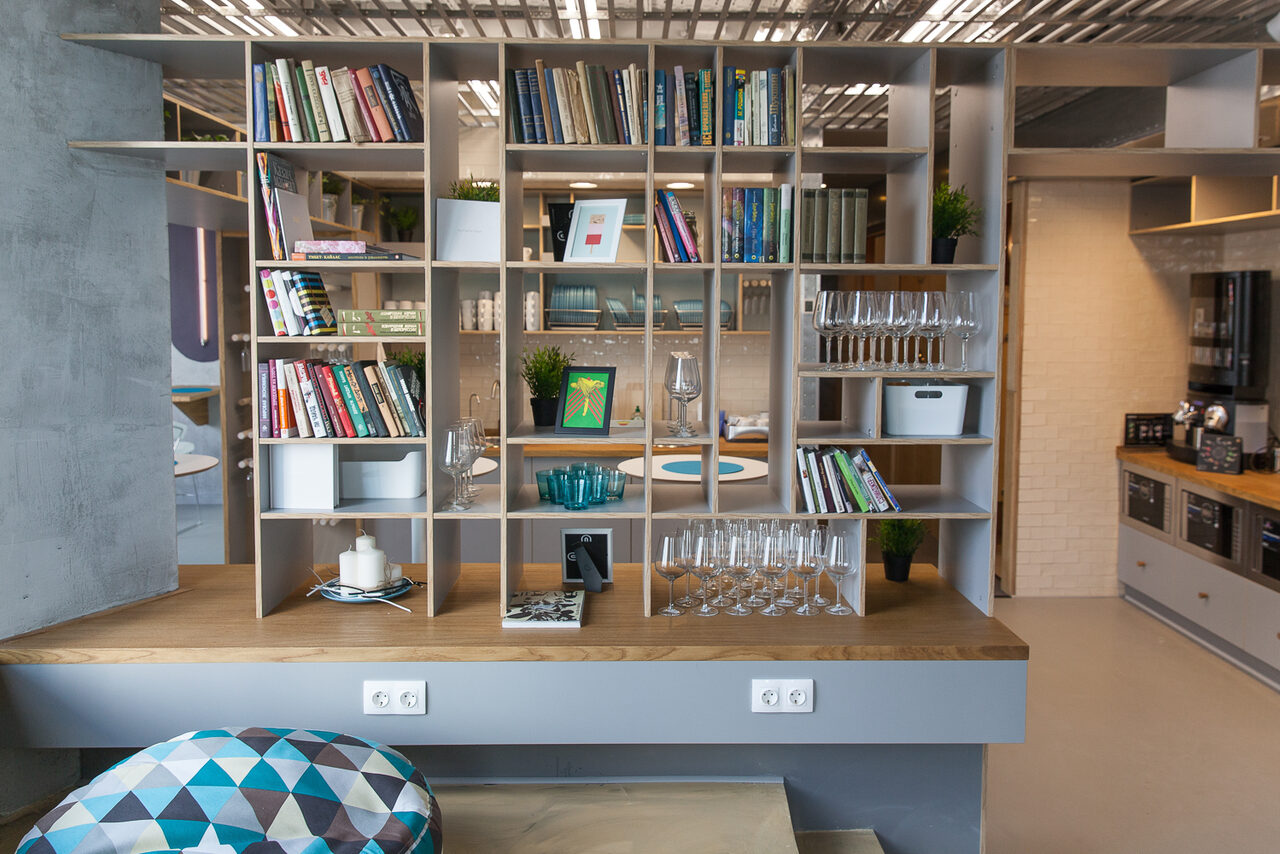 Арендовать Lightbox Loft Стеклянная переговорная в Куркино