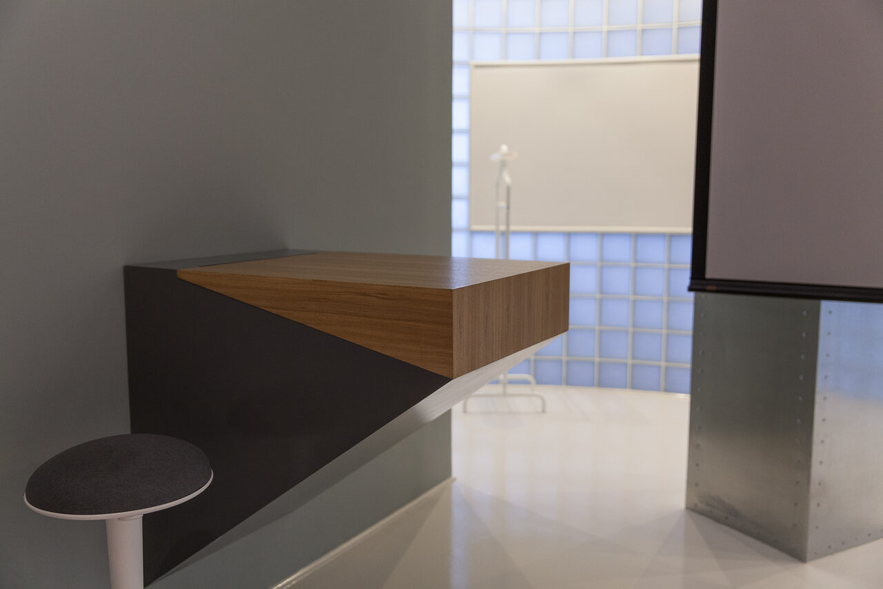 Арендовать Lightbox Loft Стильный конференц-зал в Куркино