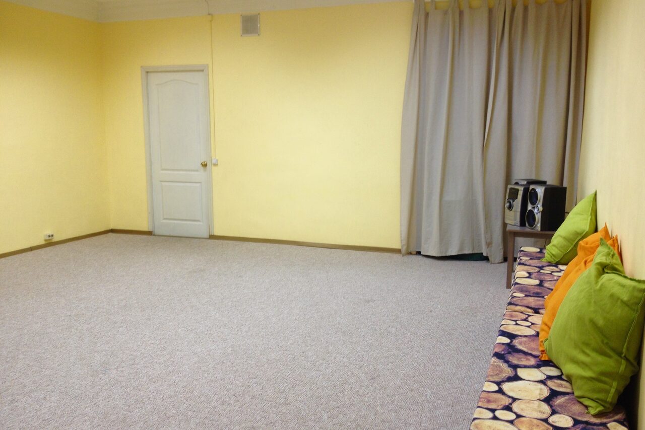 Арендовать Зал с ковровым покрытием