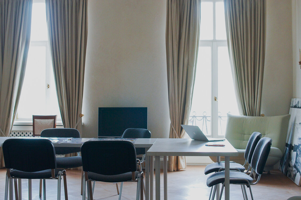 Арендовать My Language Space Светлая аудитория с красивым видом