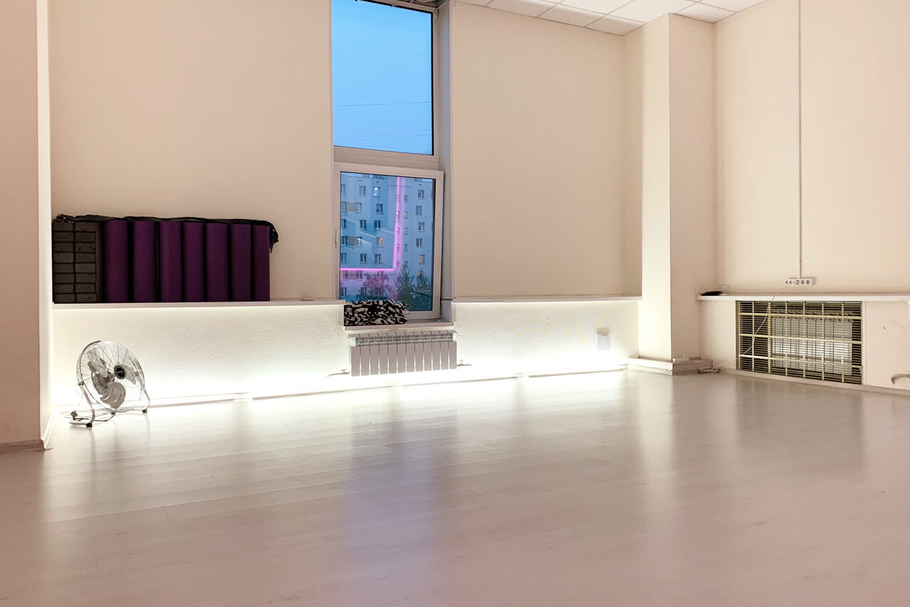 Арендовать In Dancing Танцевальный зал с зеркалами