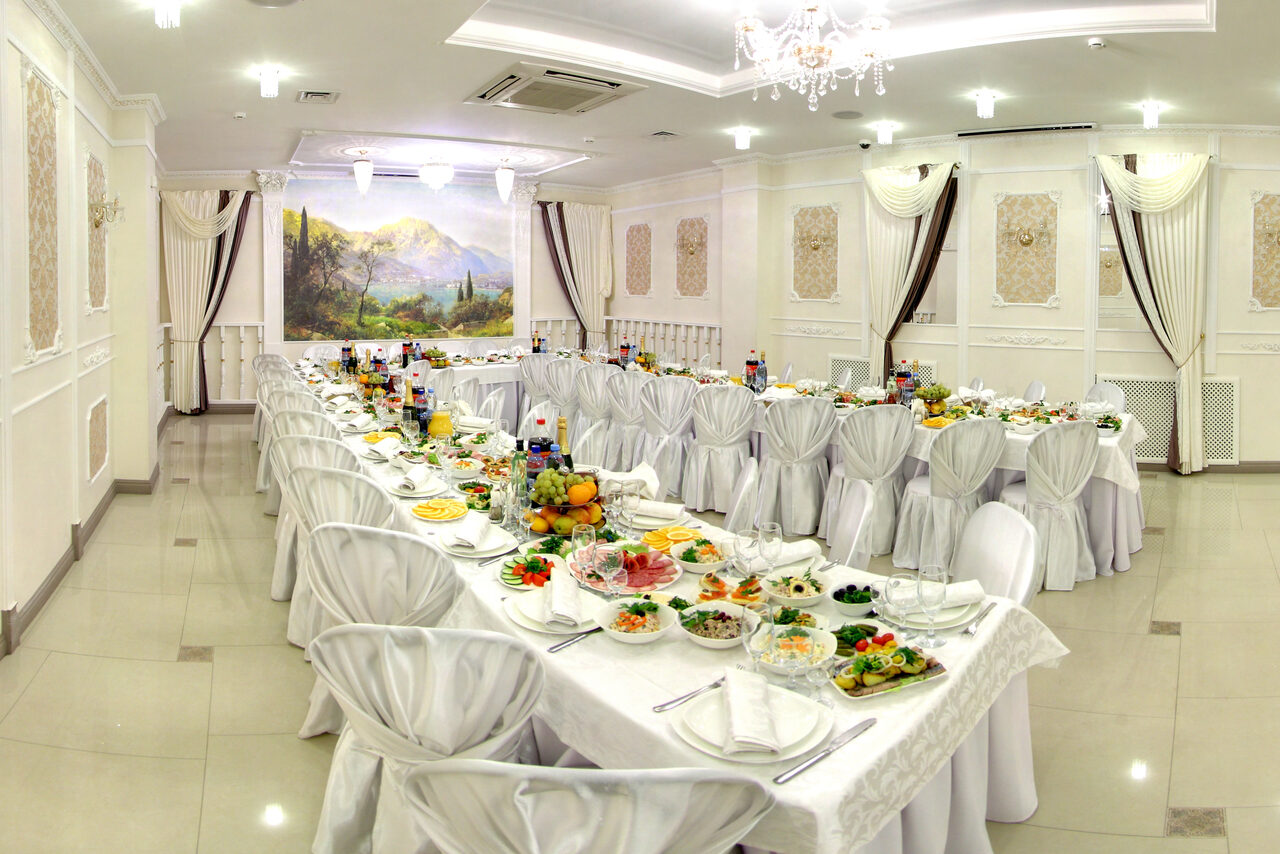 Арендовать Зал Версаль