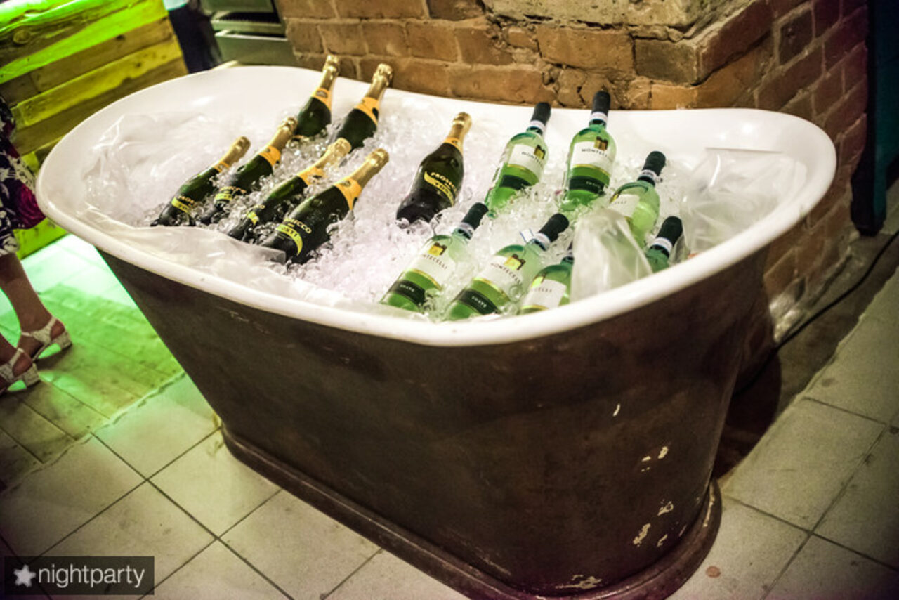 Арендовать Стильный лофт со сценой и звуком