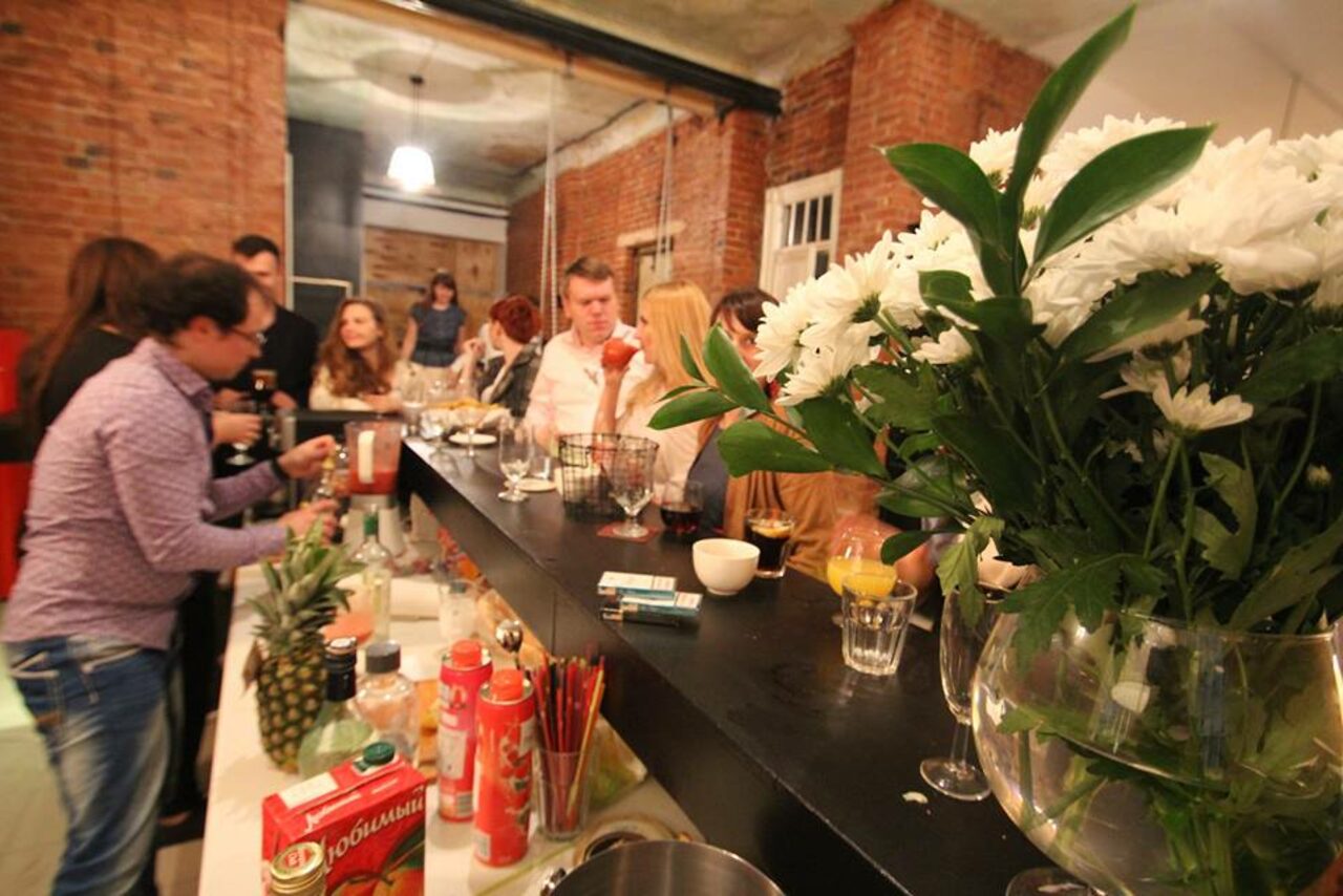 Арендовать Стильный лофт со сценой и звуком