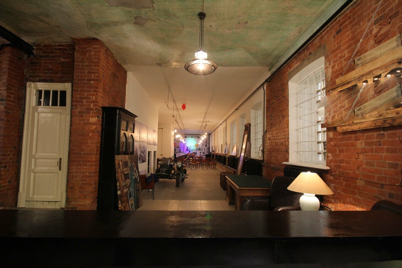 Арендовать Стильный лофт со сценой и звуком