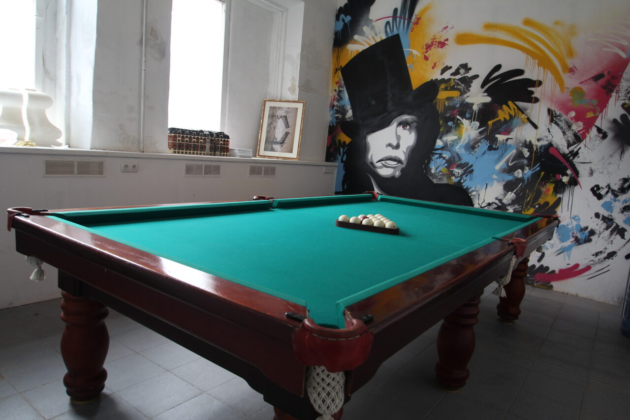 Арендовать Стильный лофт со сценой и звуком